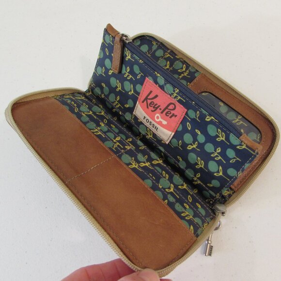 Fossil Key-Per Floral Zip Wallet *FLAW* - Picture 7 of 16